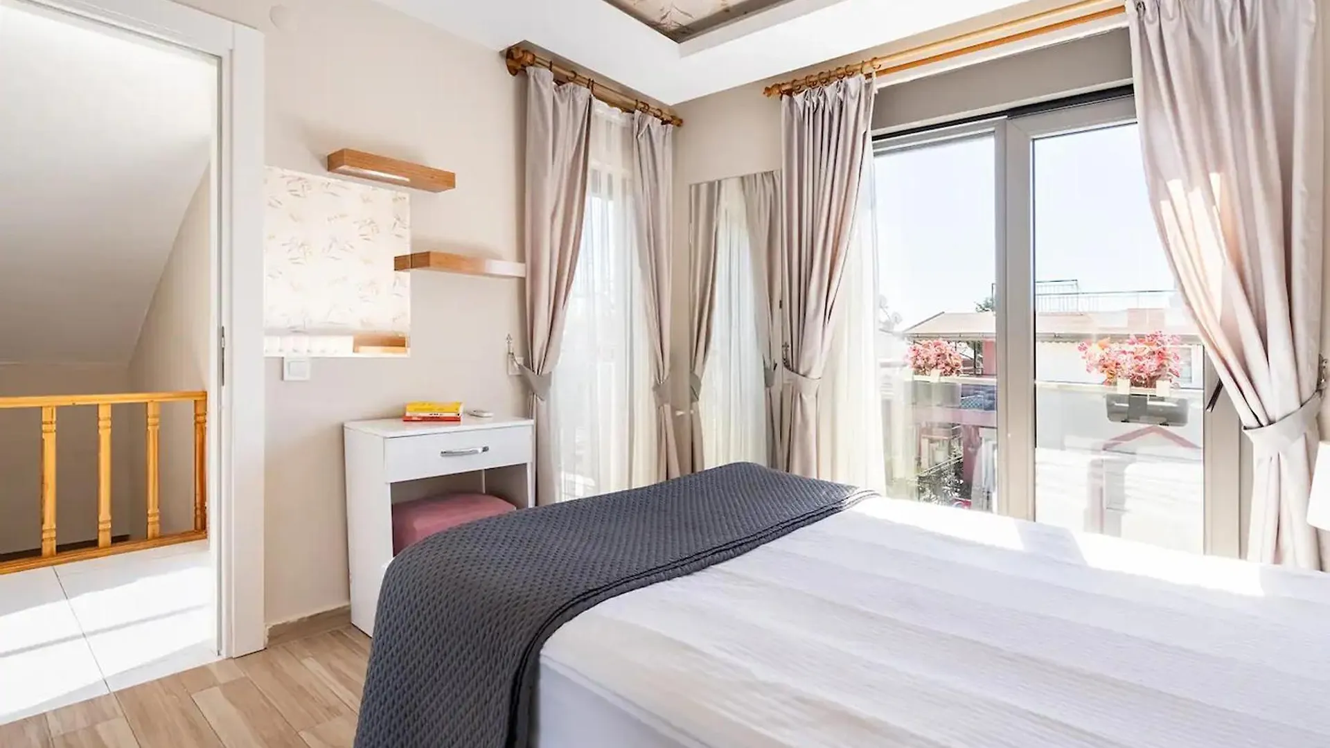 Loi Suite Antalya Apartment